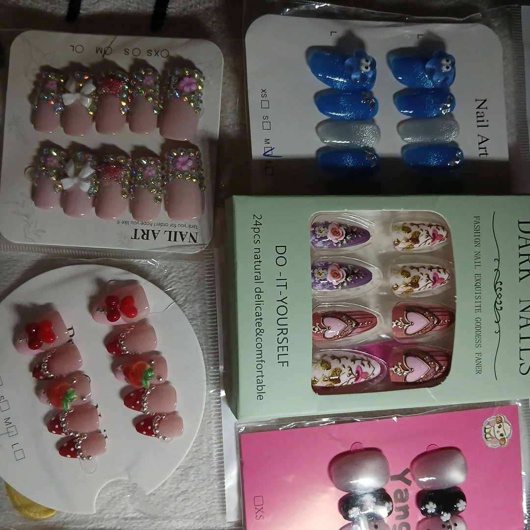 💗マグネット３Dビジュ💗ネイルチップ ３点セット