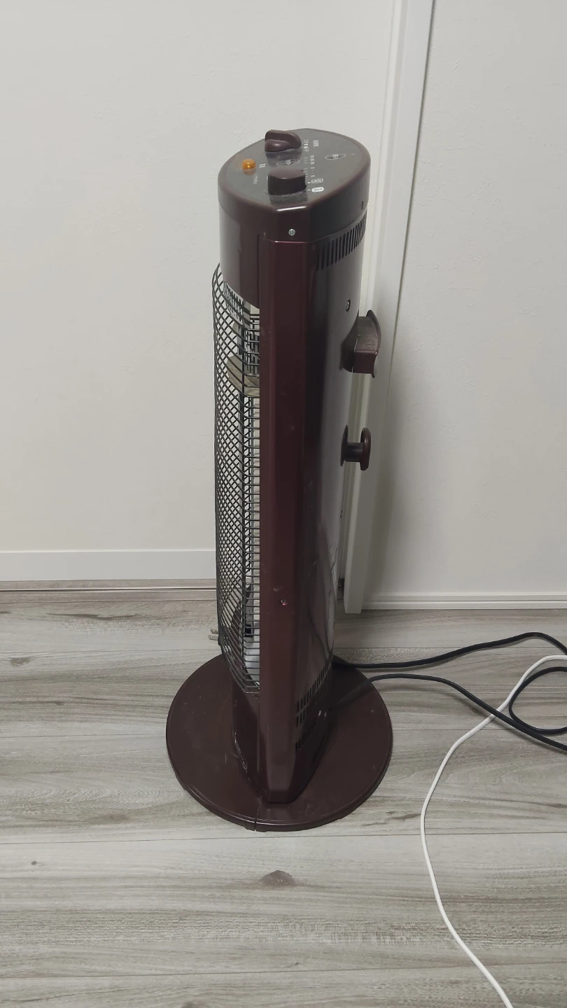 日立 遠赤外線電気ヒーター HLH-W1100Sの写真3枚目