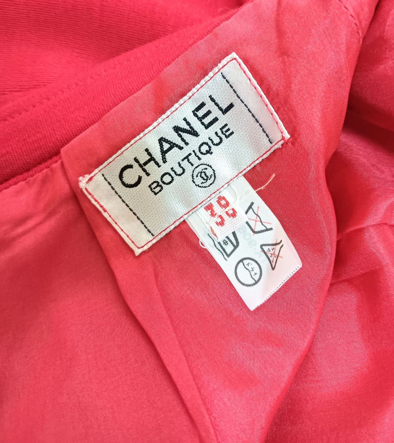 非常に美品。CHANEL シャネル ニット ココマークボタン スカートの写真5枚目