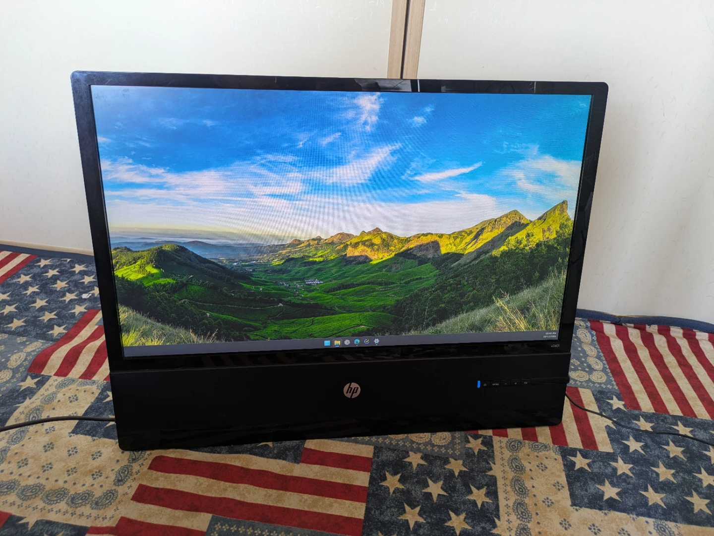 HP  24 in モニター (x2401)の写真6枚目