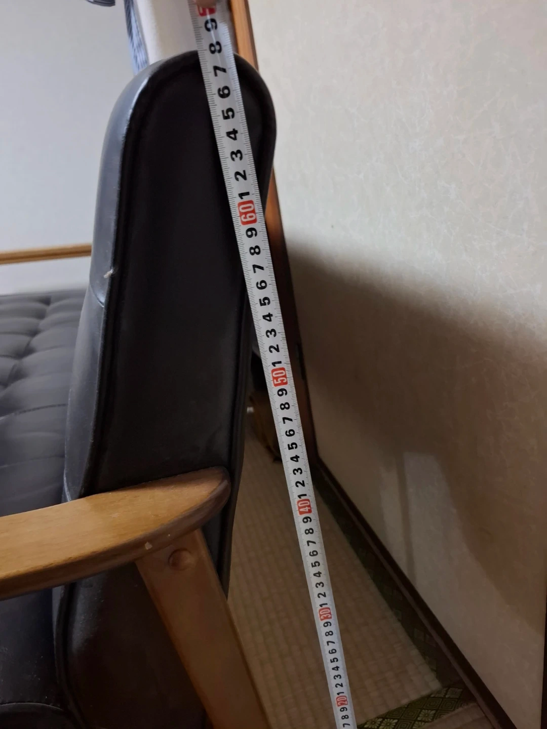 アンティーク調 3人掛けソファブラックの写真9枚目