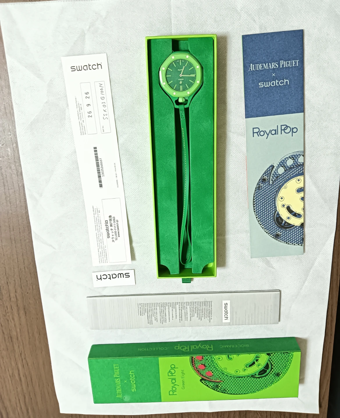 新品 未使用。オーデマピゲ × Swatch ロイヤルポップ 手巻き式 時計の写真8枚目