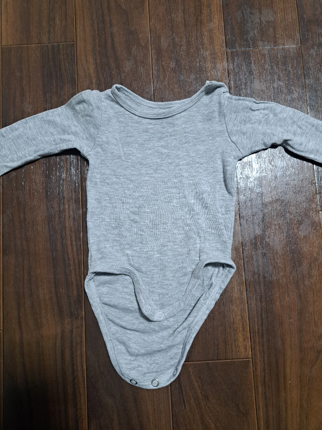 H&M ベビー長袖ボディスーツ 2枚セット 60cmの写真4枚目