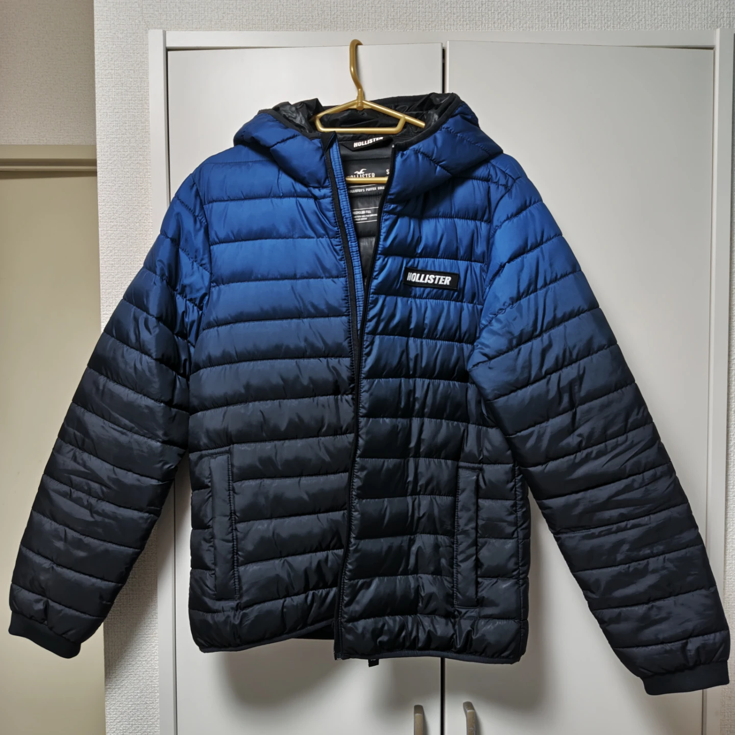 hollister ホリスター ダウンジャケット 黒　青 アウター Sサイズ