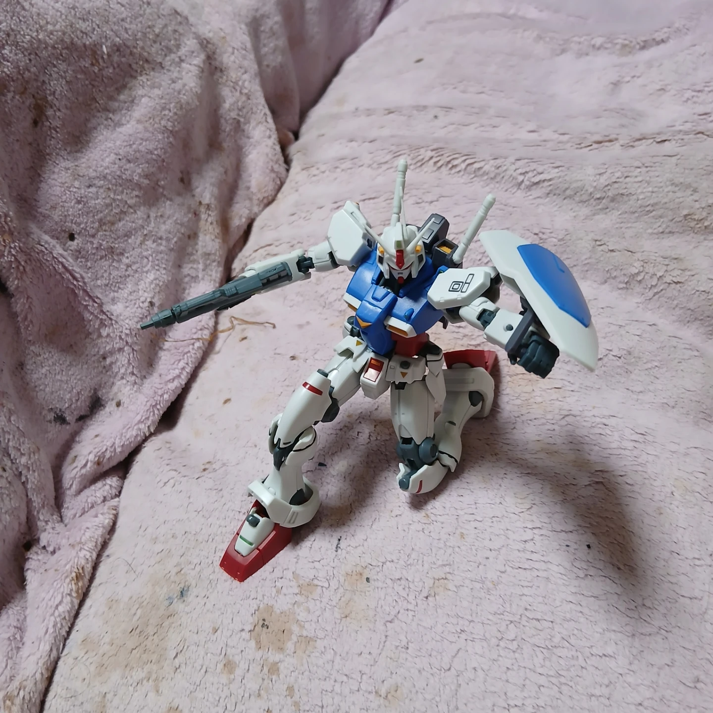 ガンダム プラモデル フィギュア 武器パーツ付きの写真3枚目