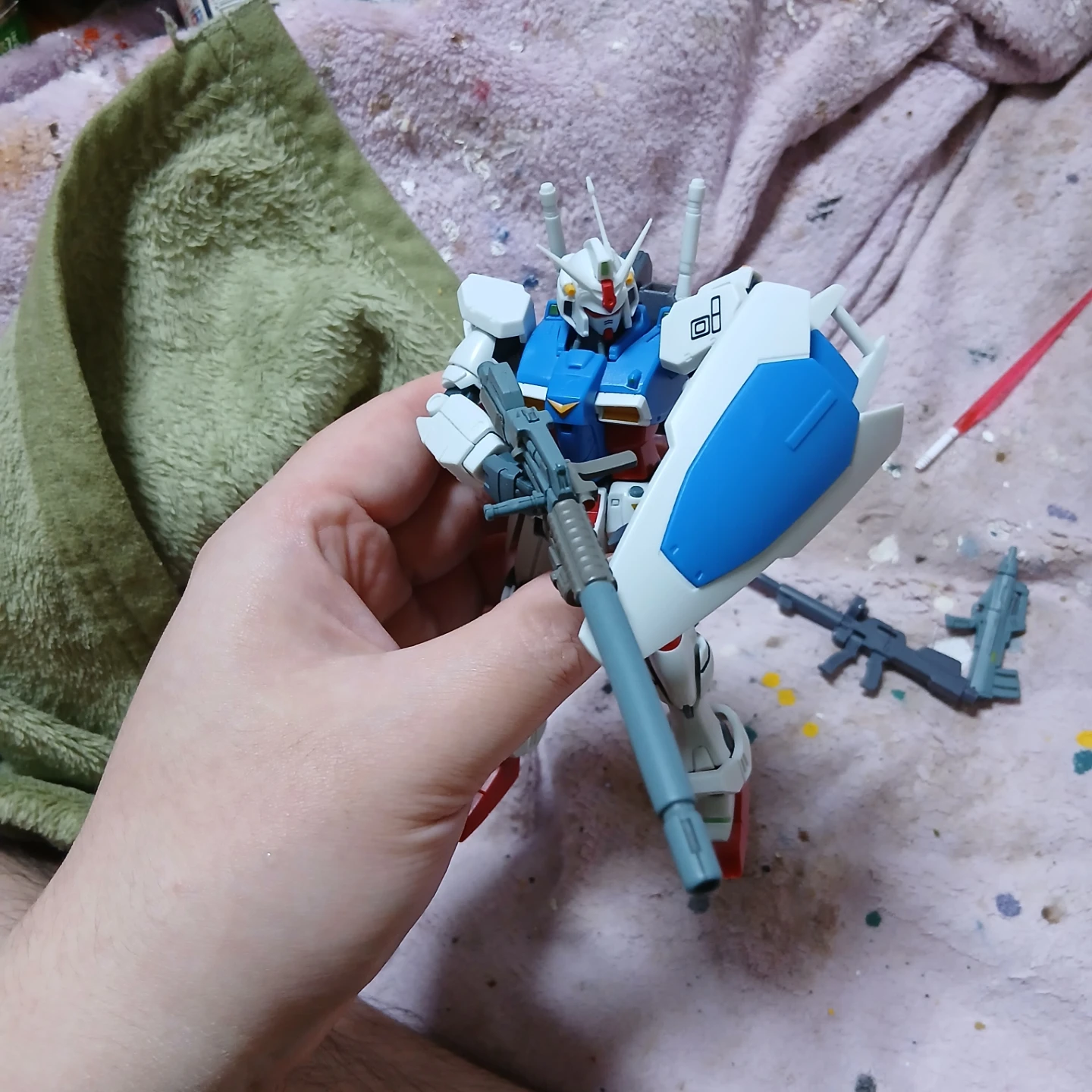 ガンダム プラモデル フィギュア 武器パーツ付きの写真6枚目