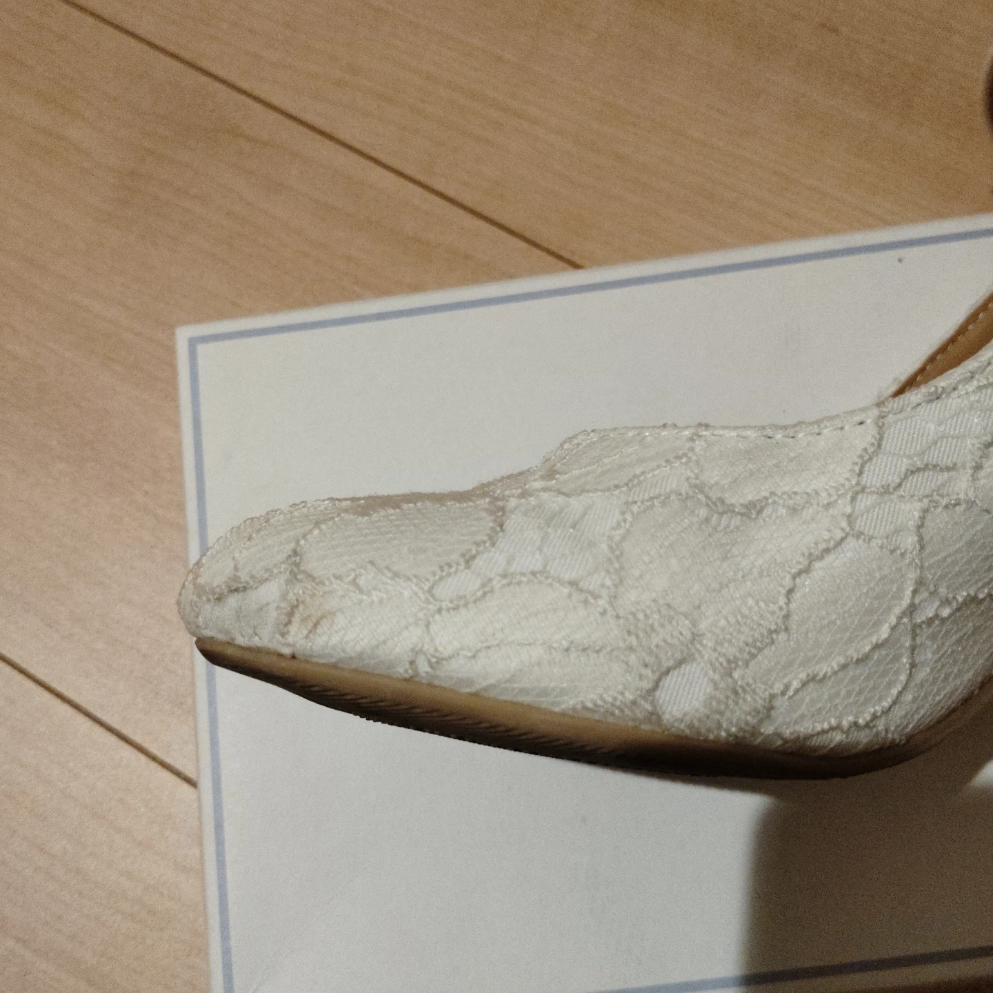 白 ヒール レース パンプス の写真5枚目