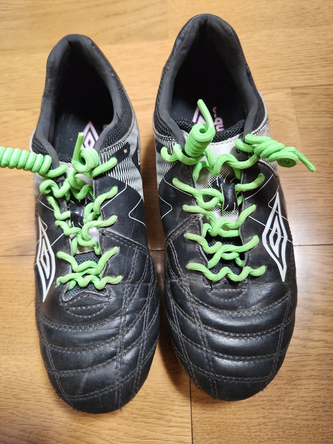 アンブロ サッカースパイク ブラック×ライム