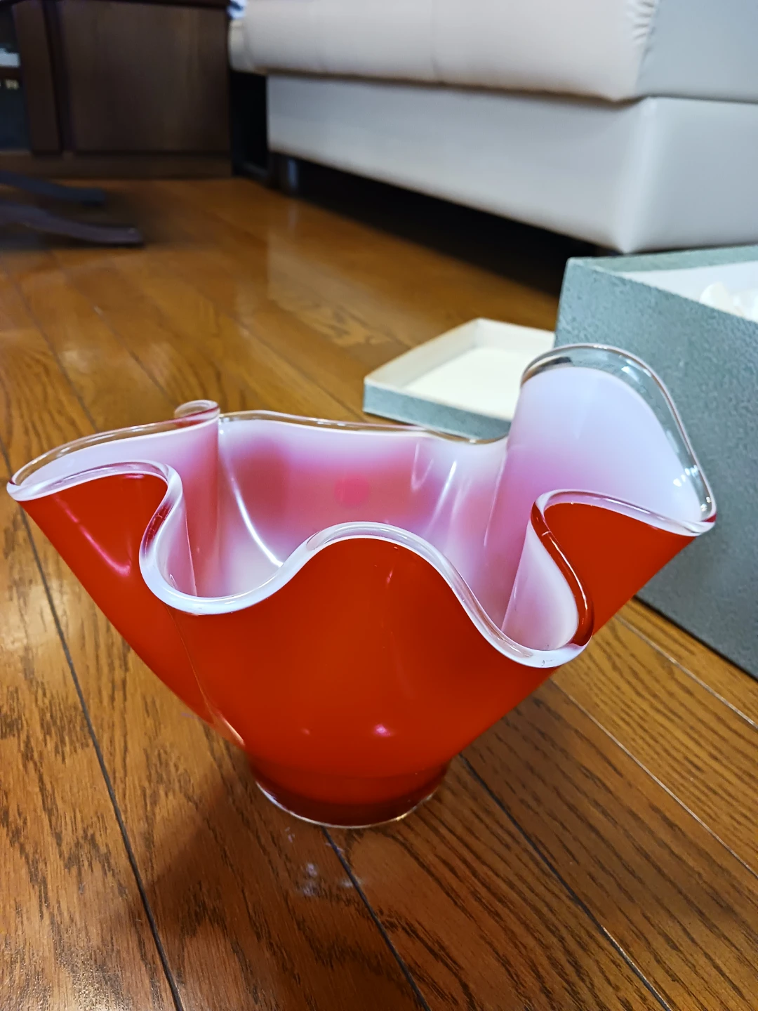 センターグラス ガラスボウル 赤白の写真3枚目