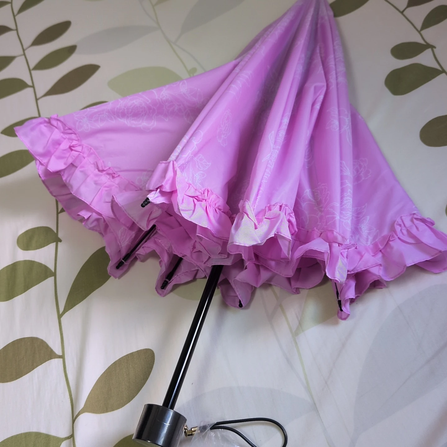 フリル付き 花柄折りたたみ日傘 ピンクの写真4枚目