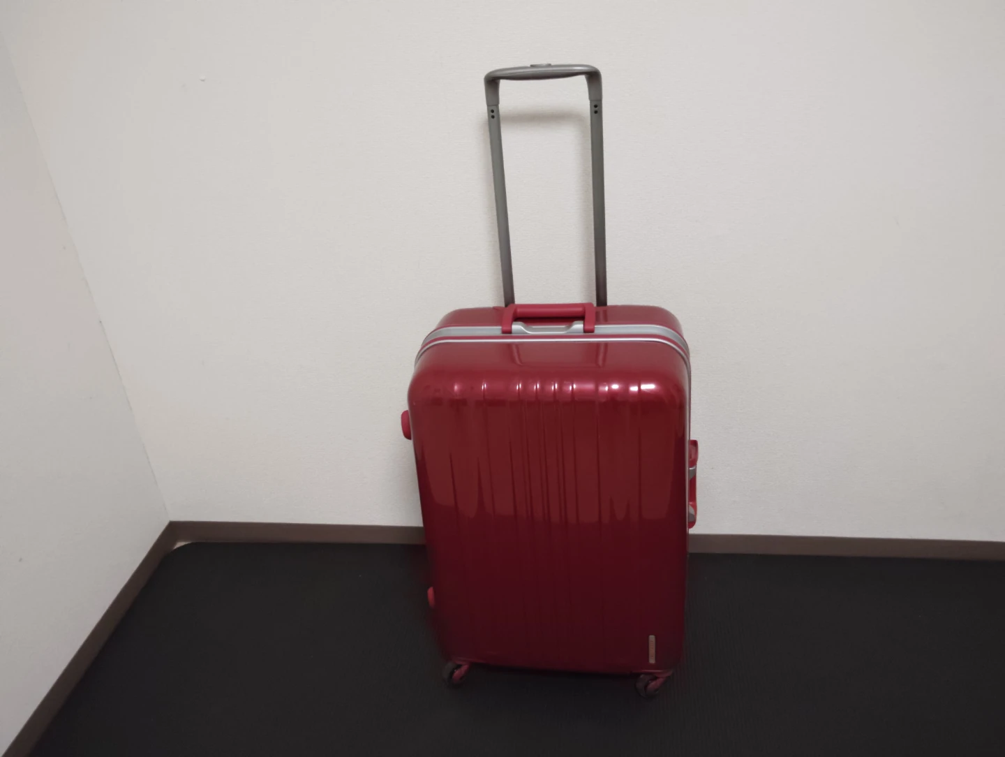 エアロライト スーツケース レッド キャリーバッグ  40 × 60 × 27