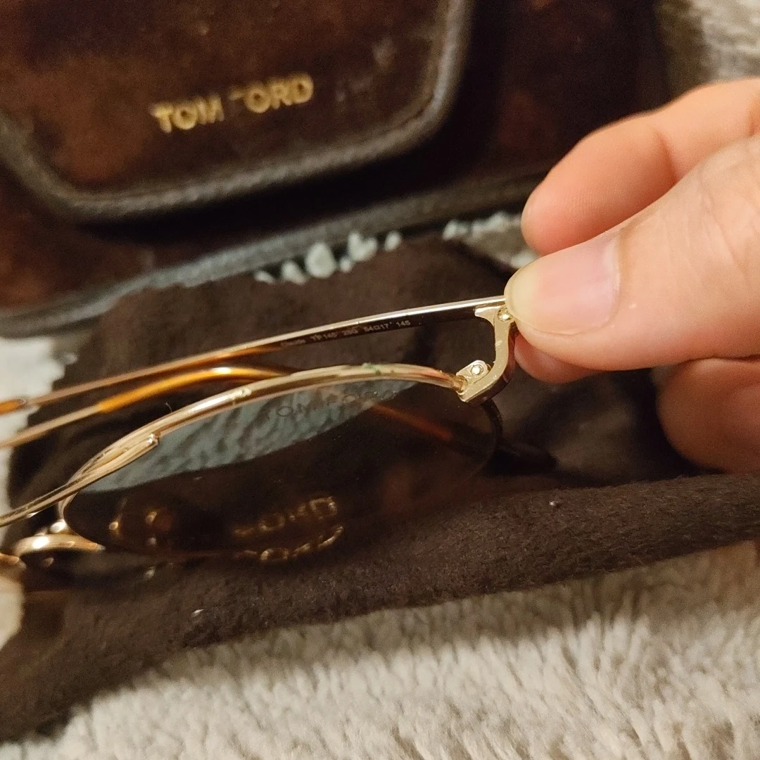登坂広臣さん着用モデルトムフォード サングラス Claude TF145 ゴールドの写真3枚目