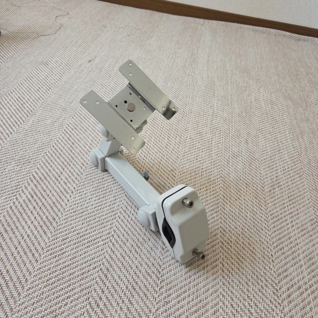 モニターアーム 卓上クランプ式