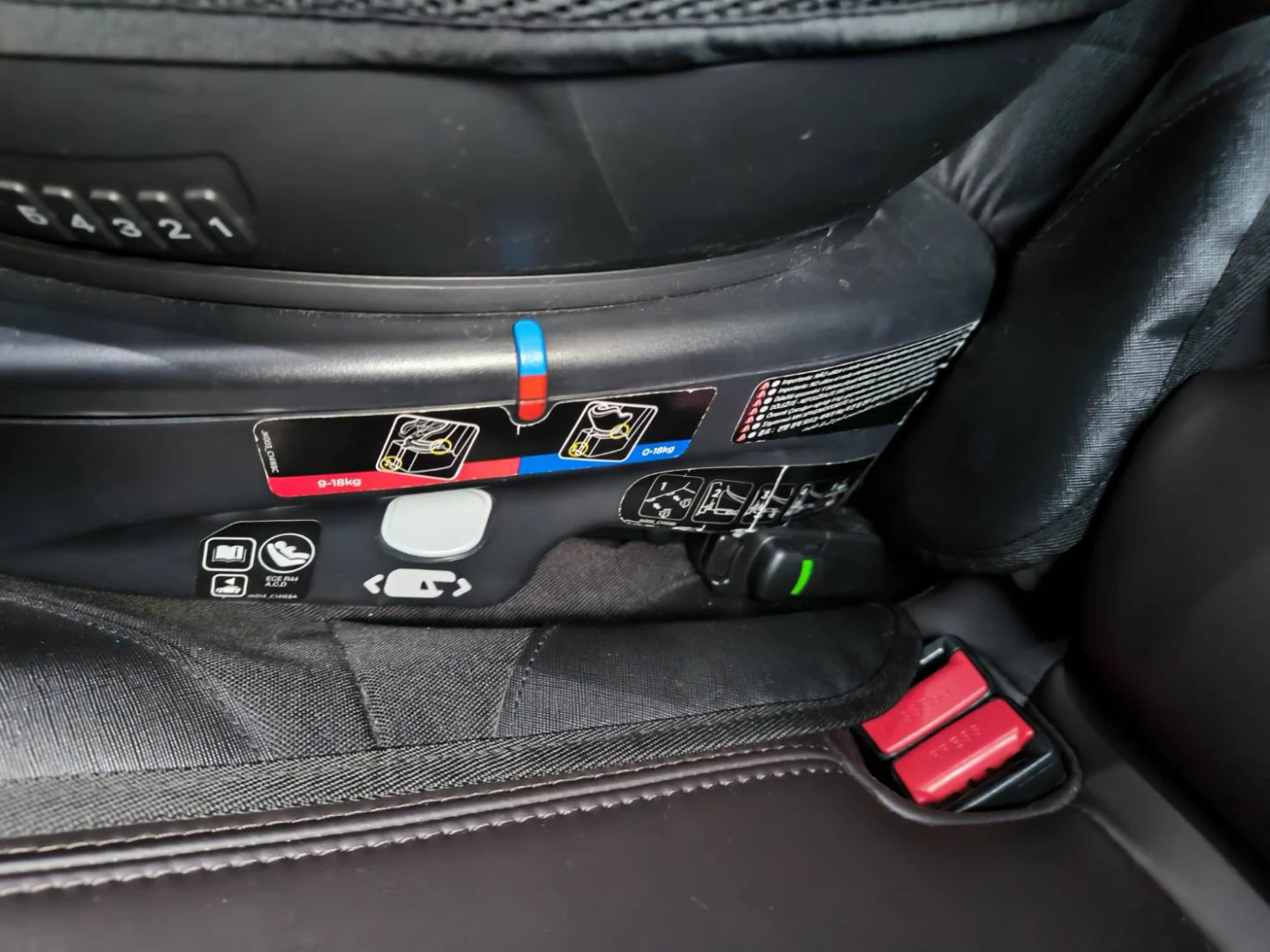 【美品・ISOFIX】Joie（ジョイー）回転式チャイルドシート Arc360°の写真5枚目