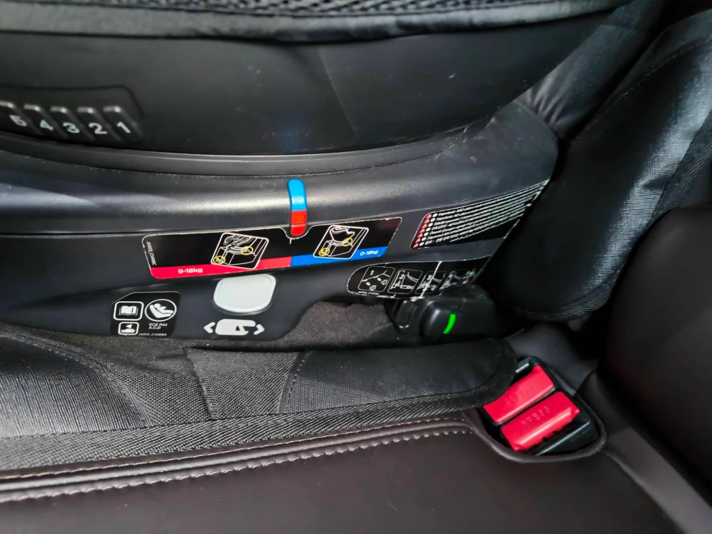 【美品・ISOFIX】Joie(ジョイー)回転式チャイルドシート Arc360°の写真5枚目