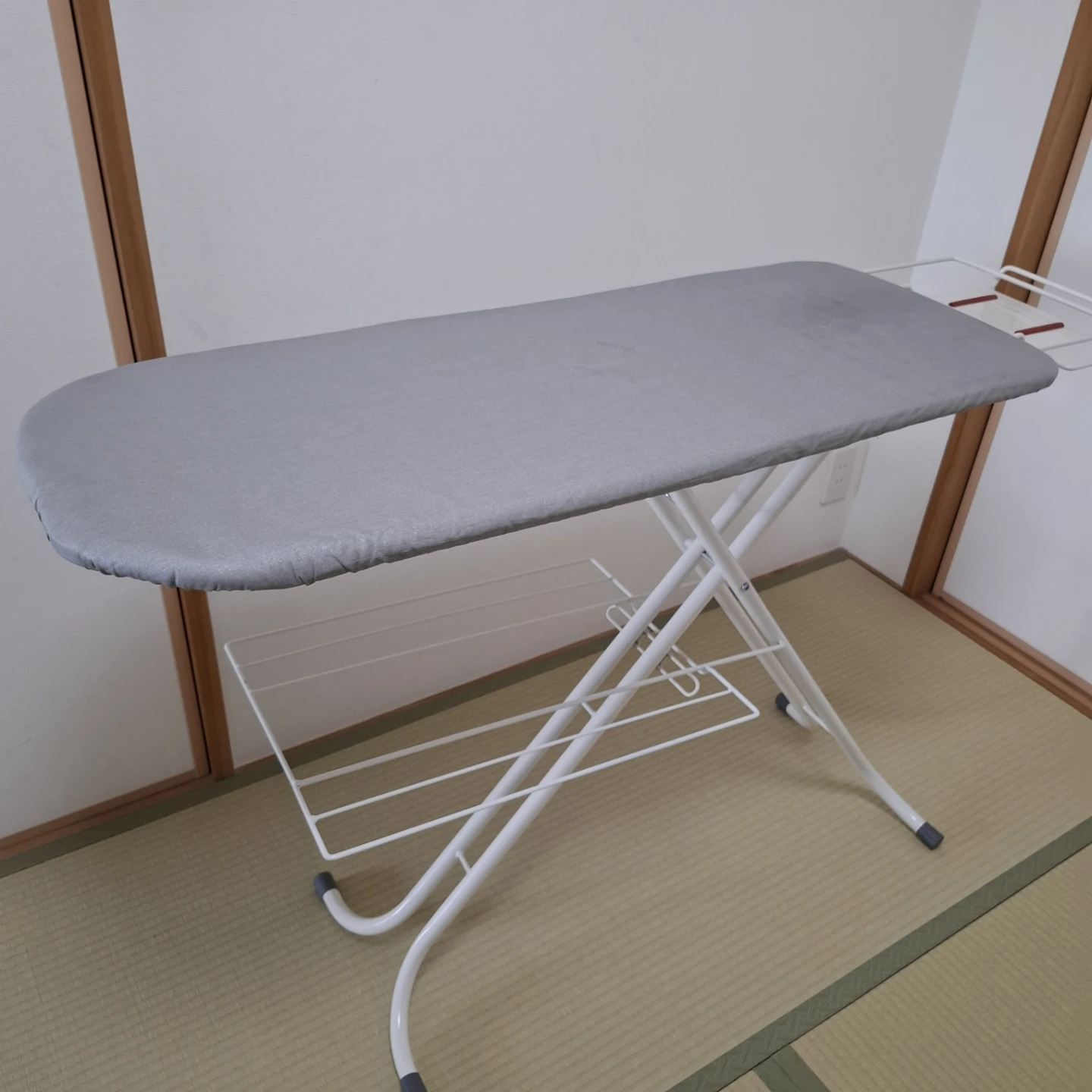 スタンド式 アイロン台 折りたたみ ハンガーフック付き