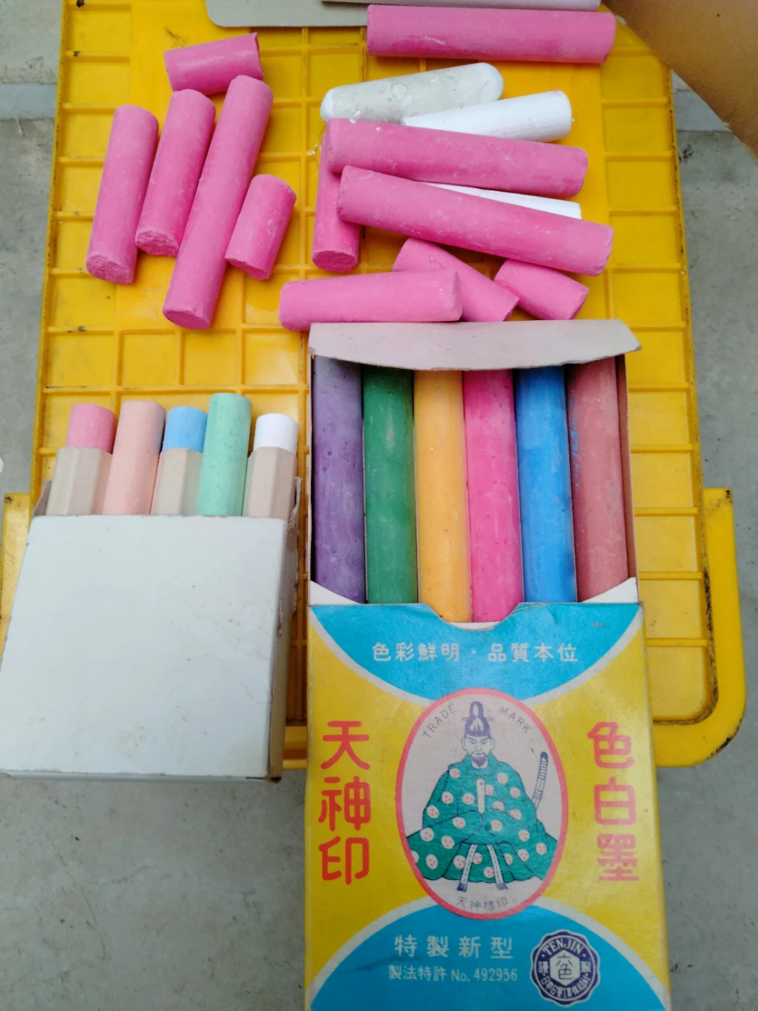 チョーク　天神白墨　黒板　落書き　教育委員会推奨品の写真2枚目