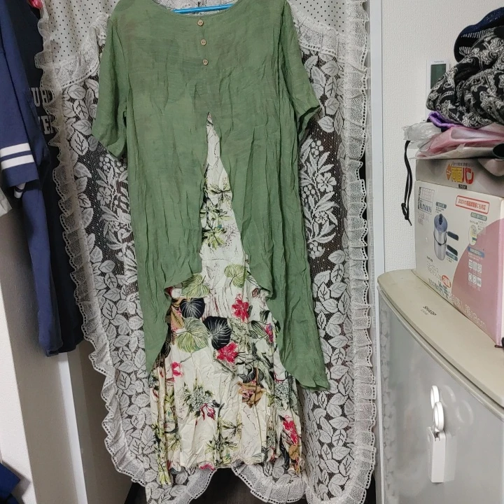 花柄ワンピース グリーン重ね着風の写真2枚目