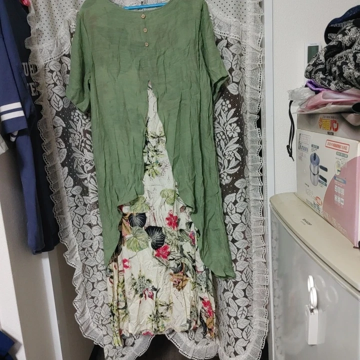 花柄ワンピース グリーン重ね着風の写真2枚目