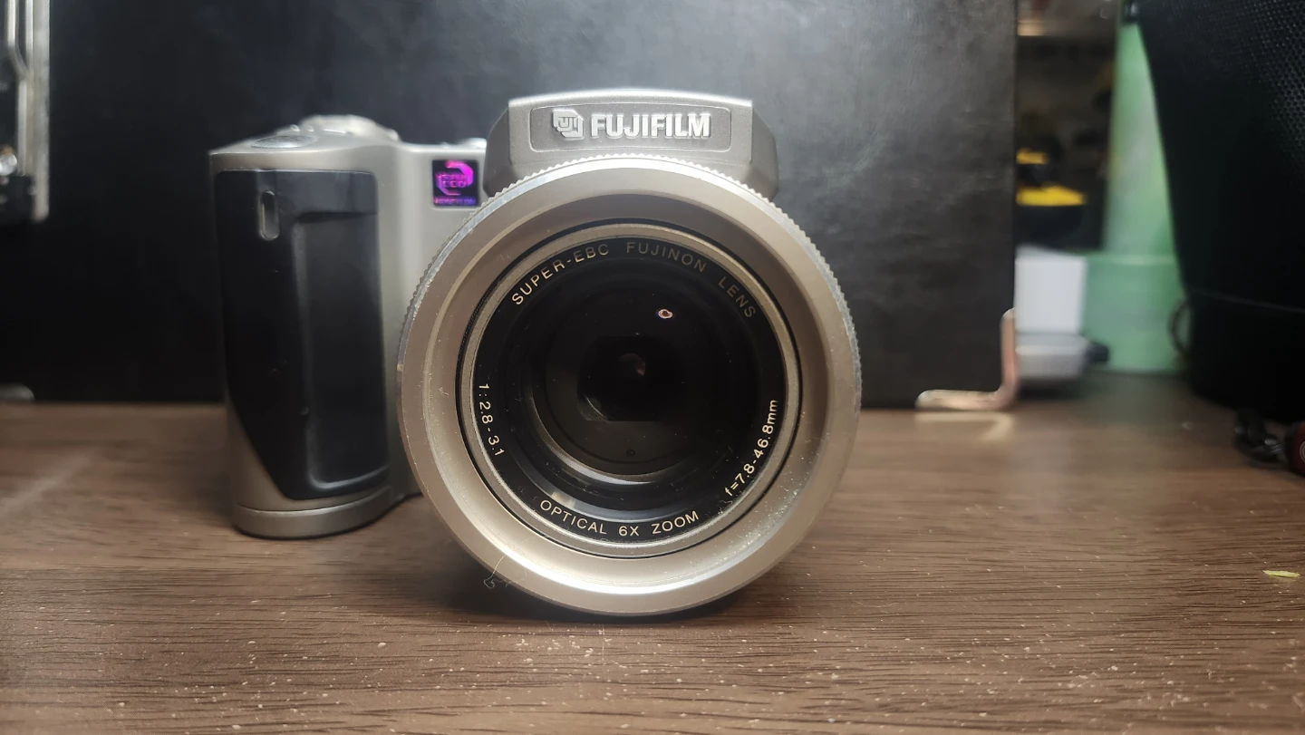 FUJIFILM FinePix 4900 Zoom ジャンク品の写真4枚目