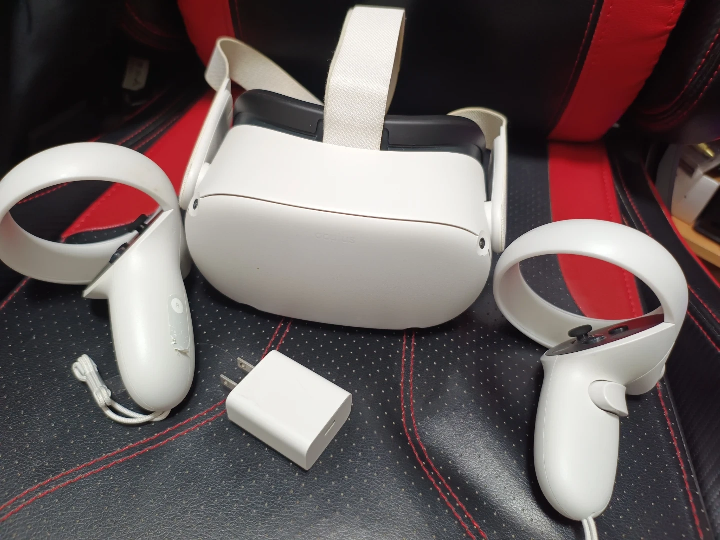 オキュラス Meta Quest 2 VRヘッドセットの写真2枚目