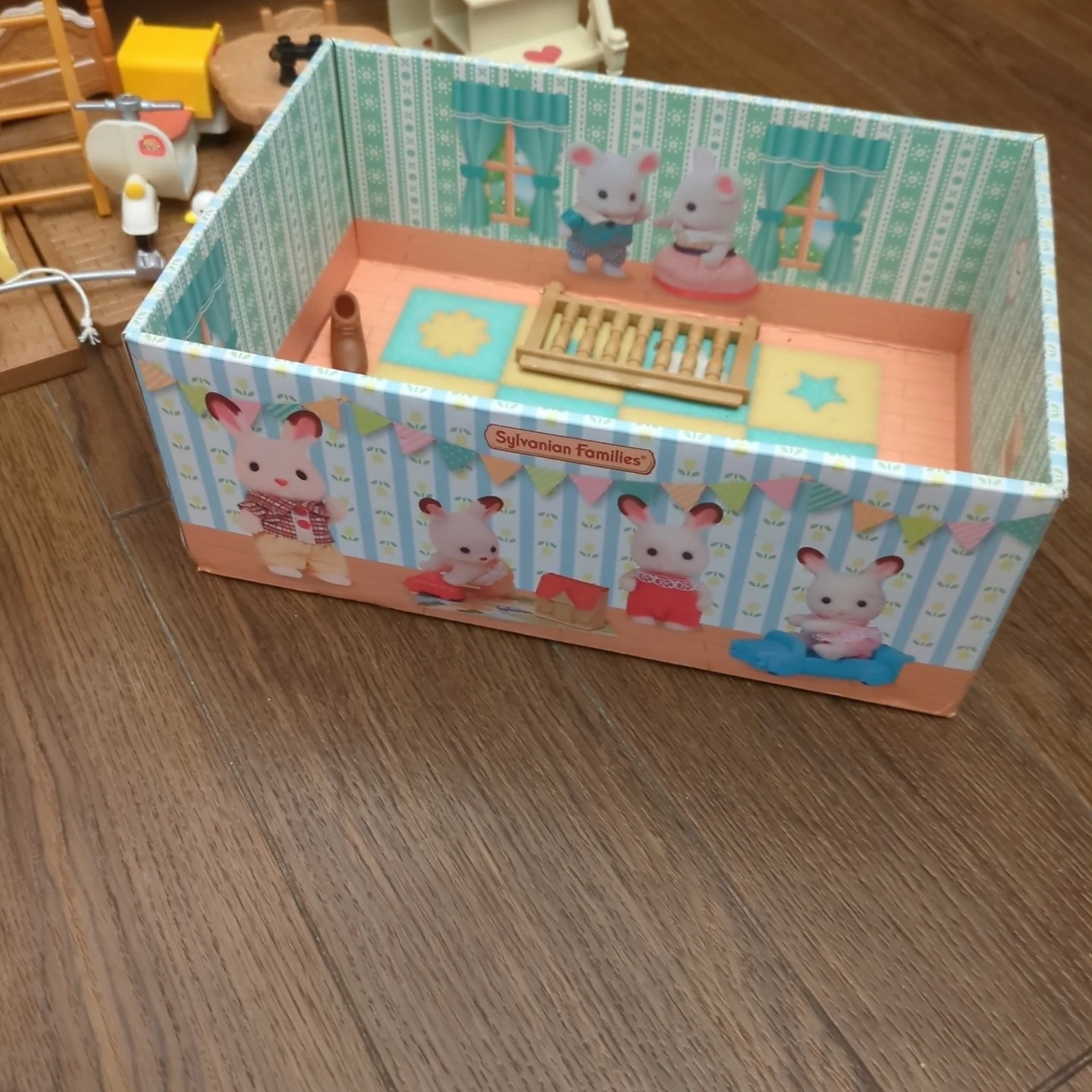 シルバニアファミリー 超豪華 赤い屋根の大きな家 家具・遊具・キャンピングカー・人形セットの写真6枚目