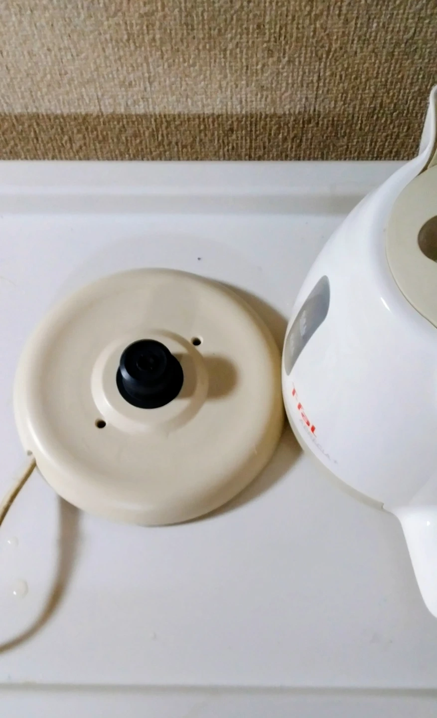 ティファール 電気ケトル アプレシア 0.8Lの写真3枚目