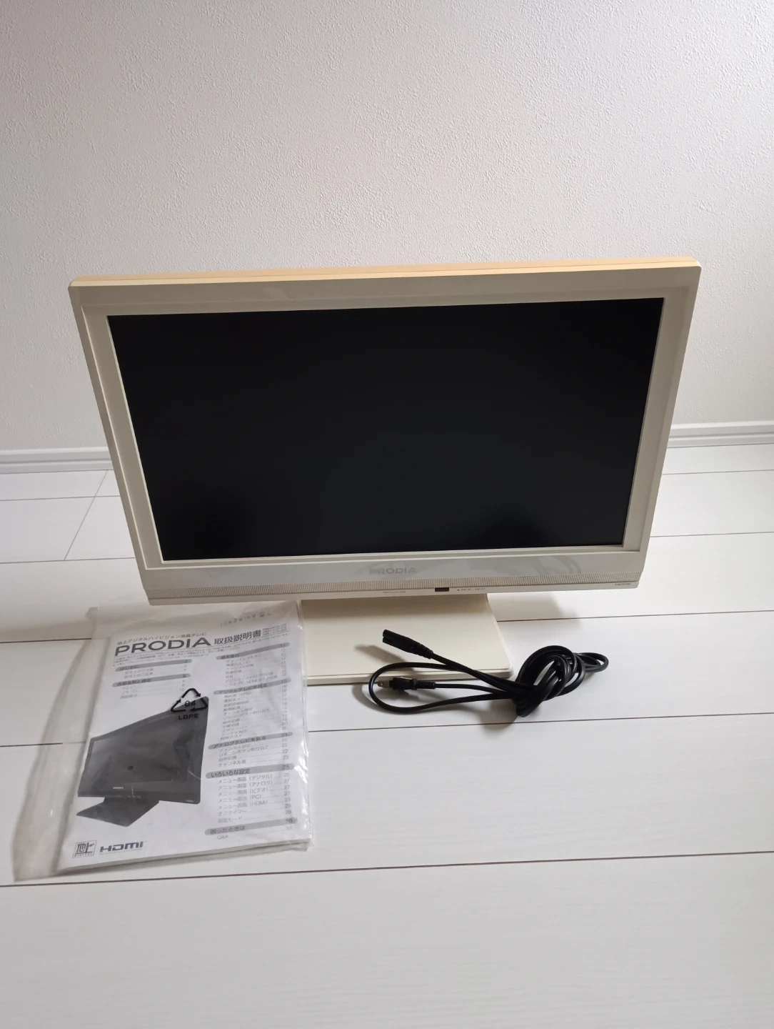 ピクセラ 液晶テレビ 22型 ホワイト PRD-LA103-22W