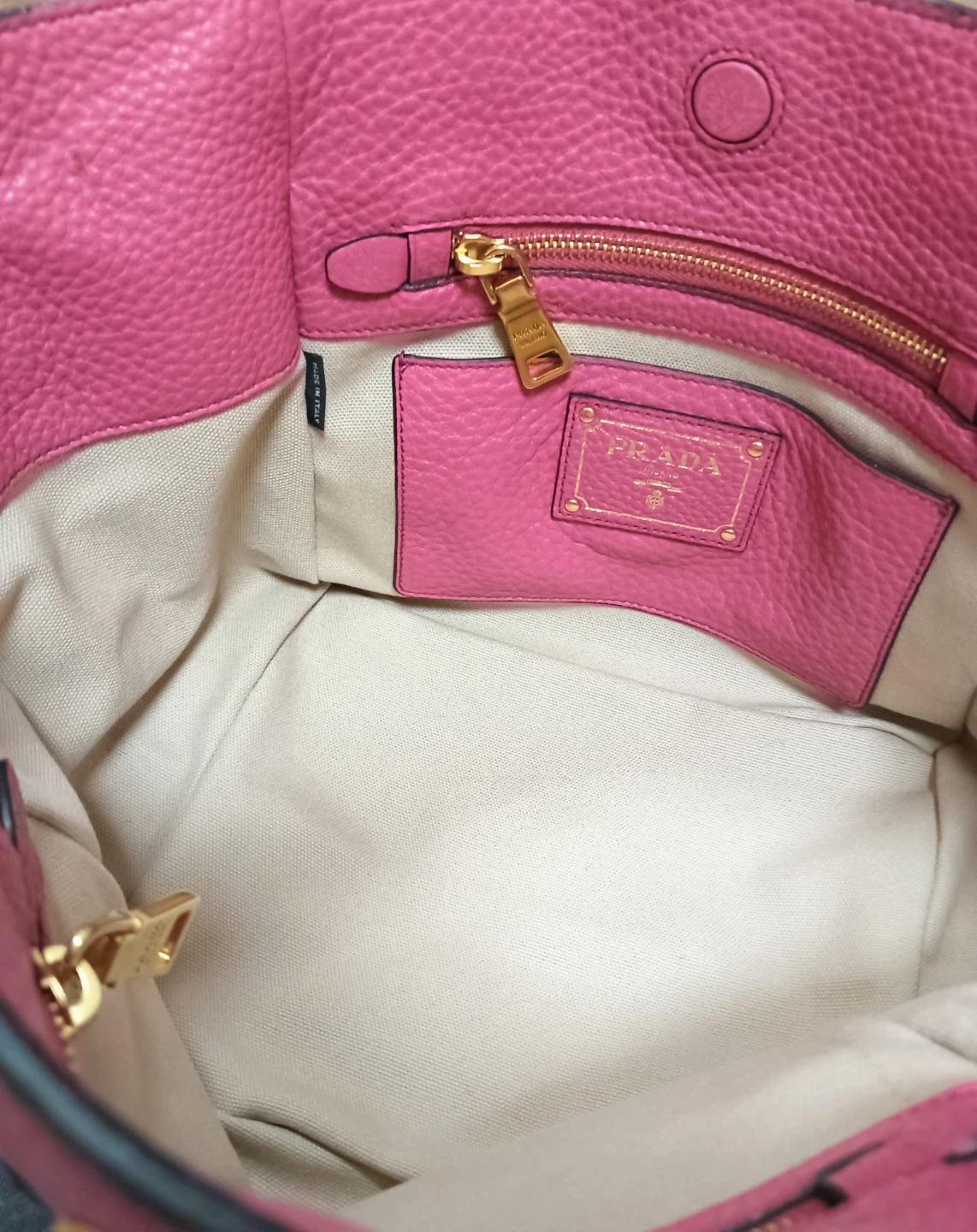未使用近い美品。PRADA プラダ ヴィッテロ ダイノレザー トートバッグ 三角ロゴの写真7枚目