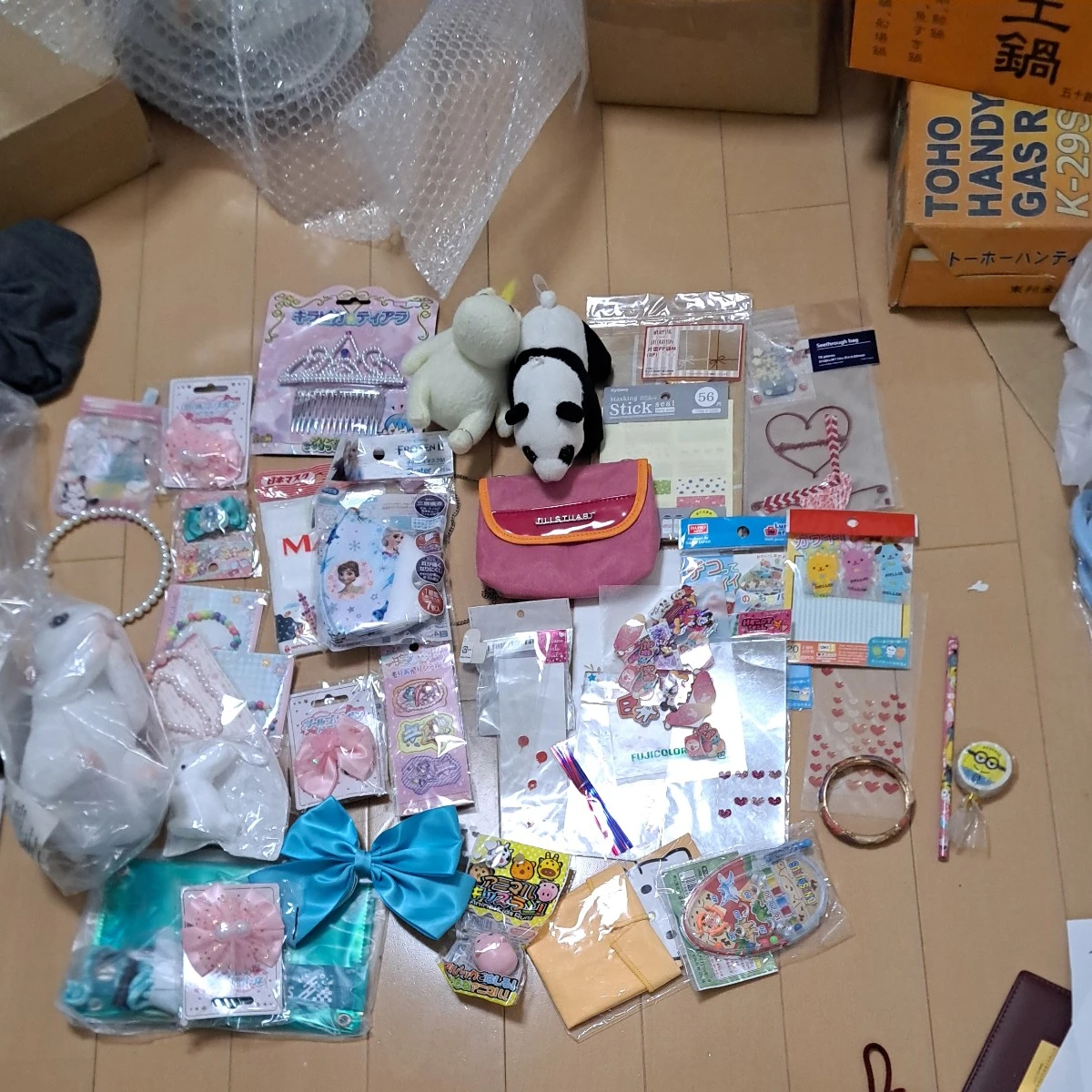 女子ぶろーチぬいぐるみグツズ一式頃の写真2枚目