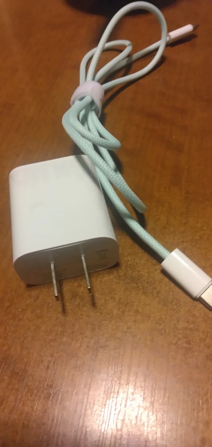 〔未使用品〕USB  PD充電器　type-c to type-cケーブルセット