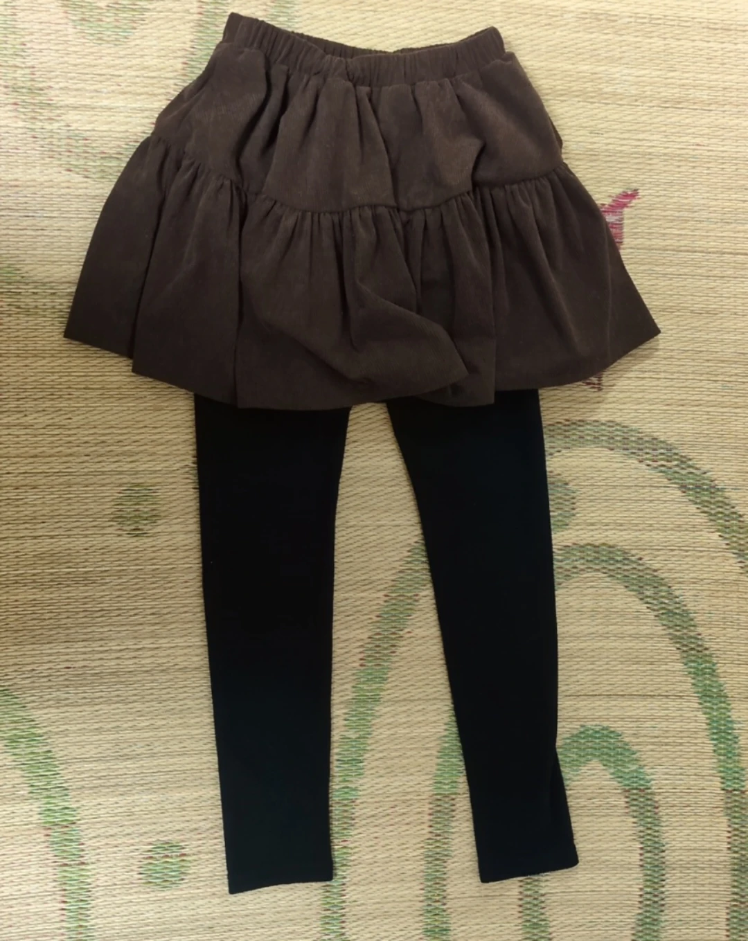 高学年以上女の子用　スカッツ茶色スカート