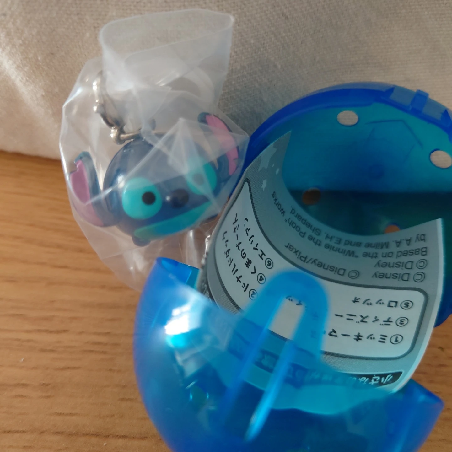 ディズニーツムツム スティッチ めじるしアクセサリー カプセルトイ　ガチャ