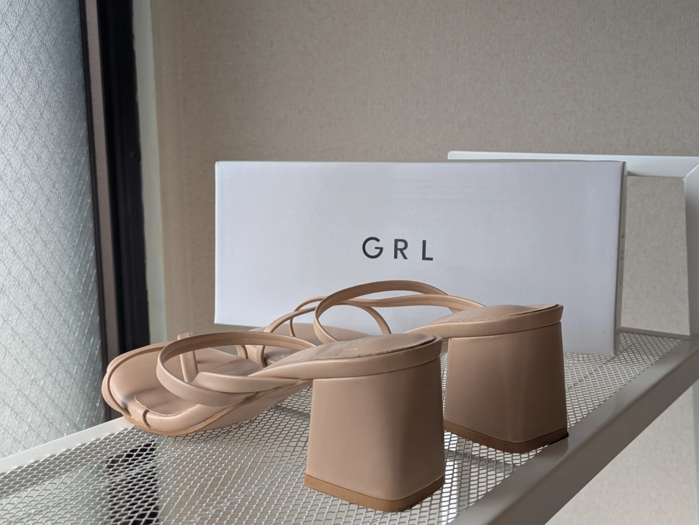 GRL トングサンダル ベージュの写真4枚目