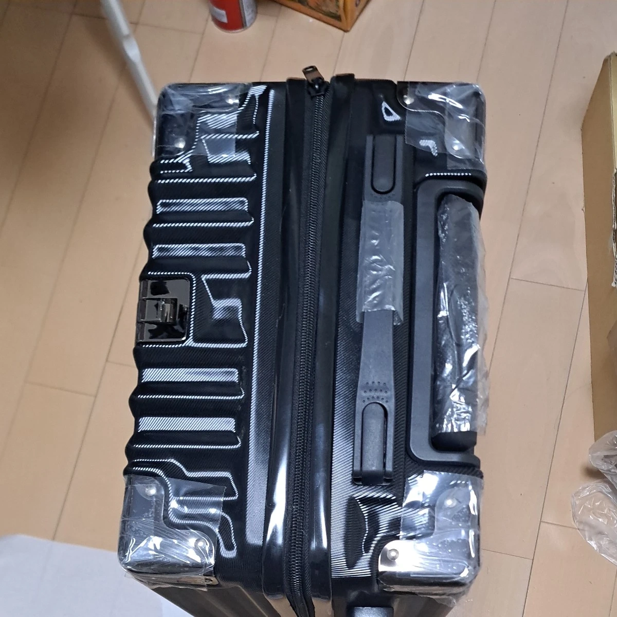 スーツケースキャリケースブラック4輪ハードタイプの写真3枚目