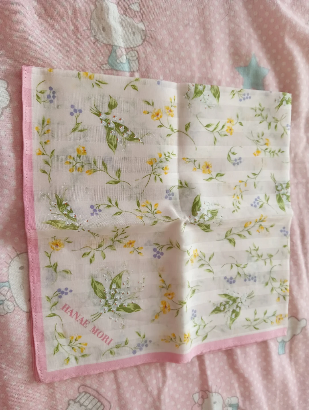 新品未使用箱入りHANAE MORI ハナエモリ ハンカチ 花柄 ピンクの写真2枚目