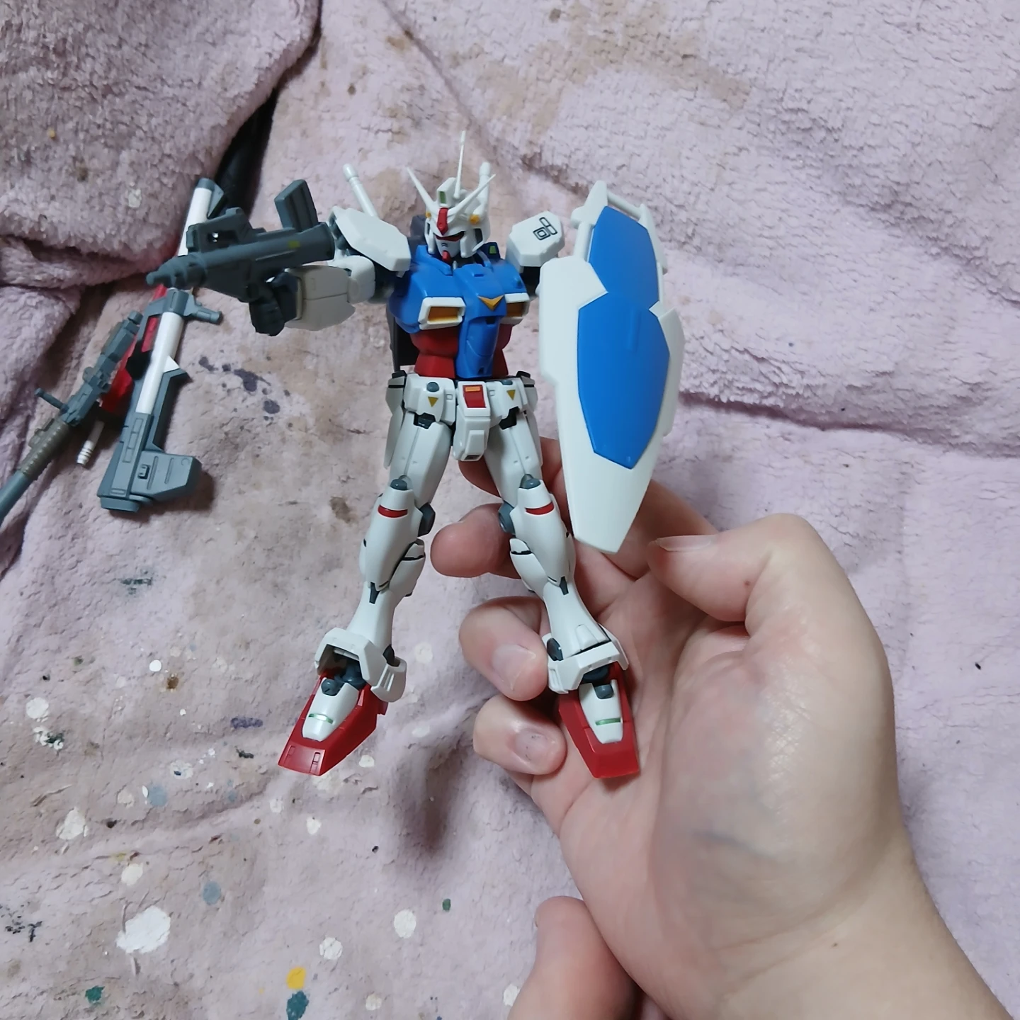 ガンダム プラモデル フィギュア 武器パーツ付きの写真2枚目