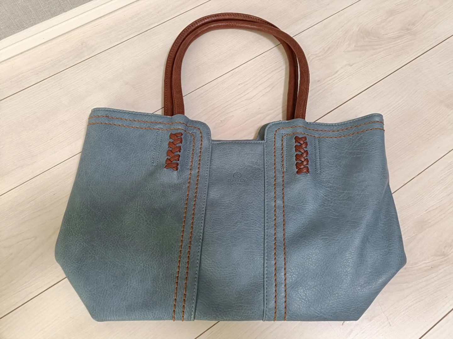 【D.KELLY japan】トートバッグ A4サイズ入ります ブルー系 ステッチ入の写真3枚目