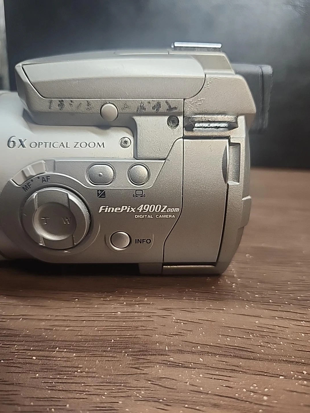 FUJIFILM FinePix 4900 Zoom ジャンク品の写真6枚目