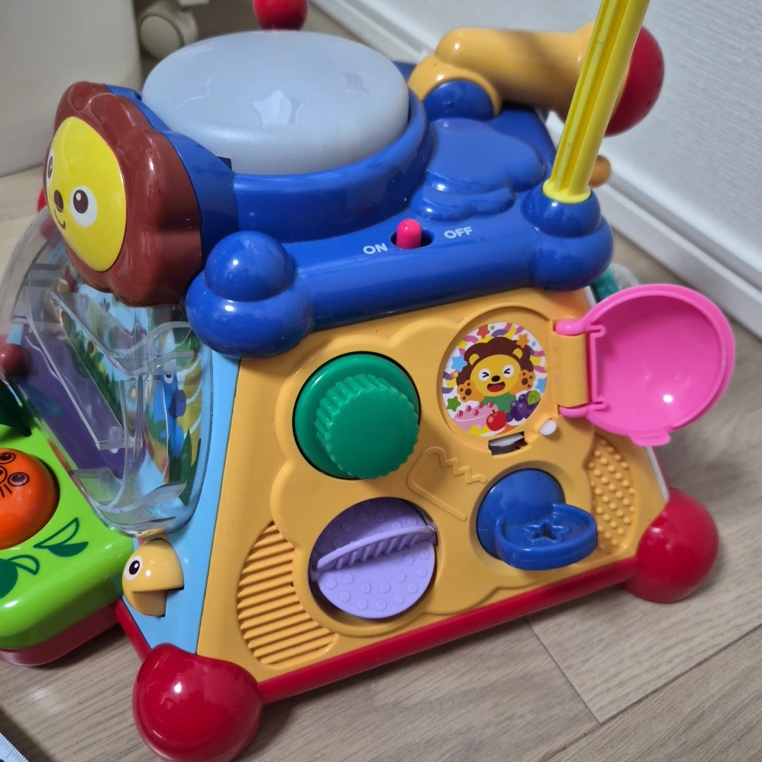 ベビー用 知育アクティビティキューブの写真3枚目