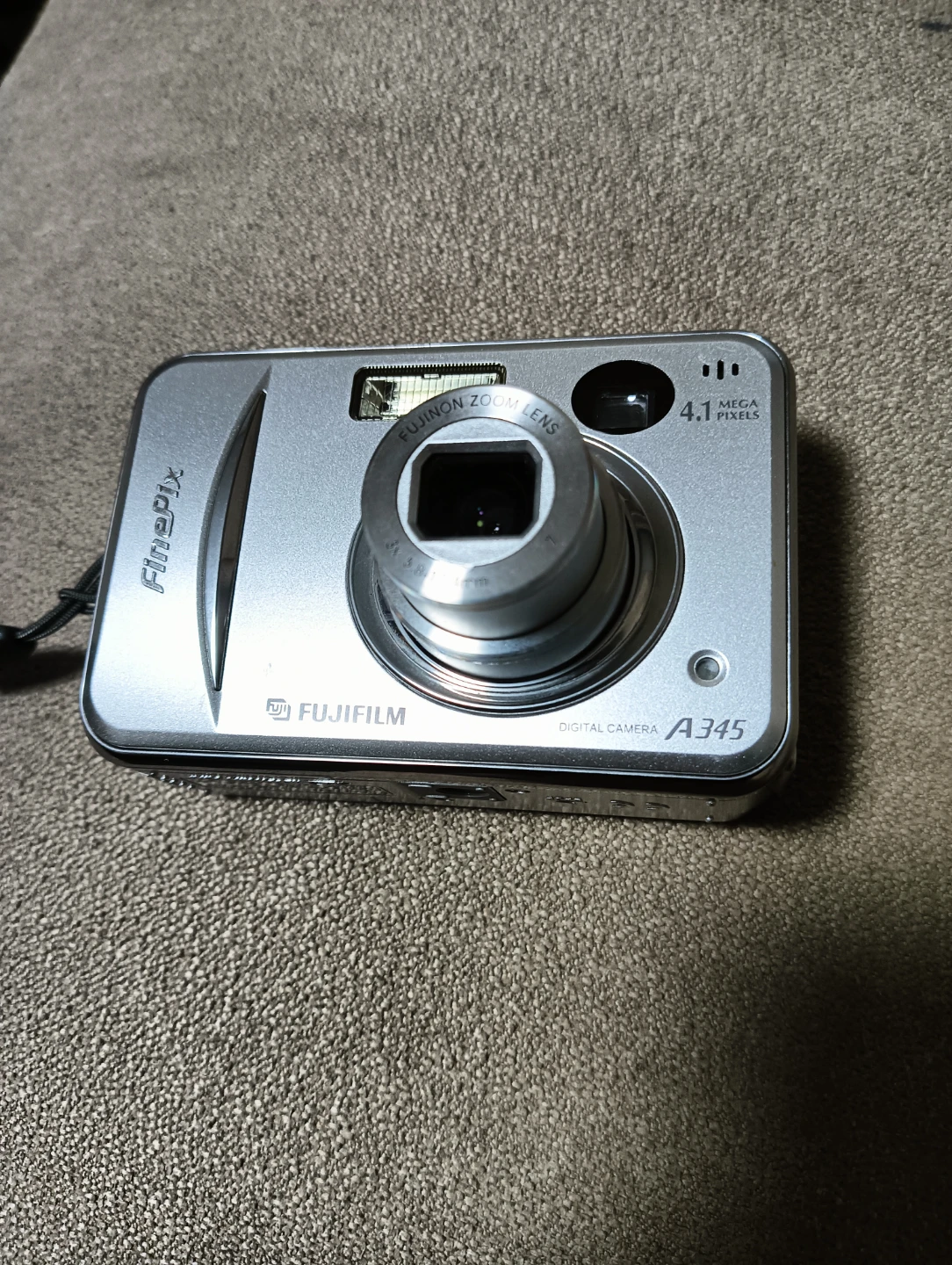富士フイルム デジタルカメラ FinePix A345の写真2枚目