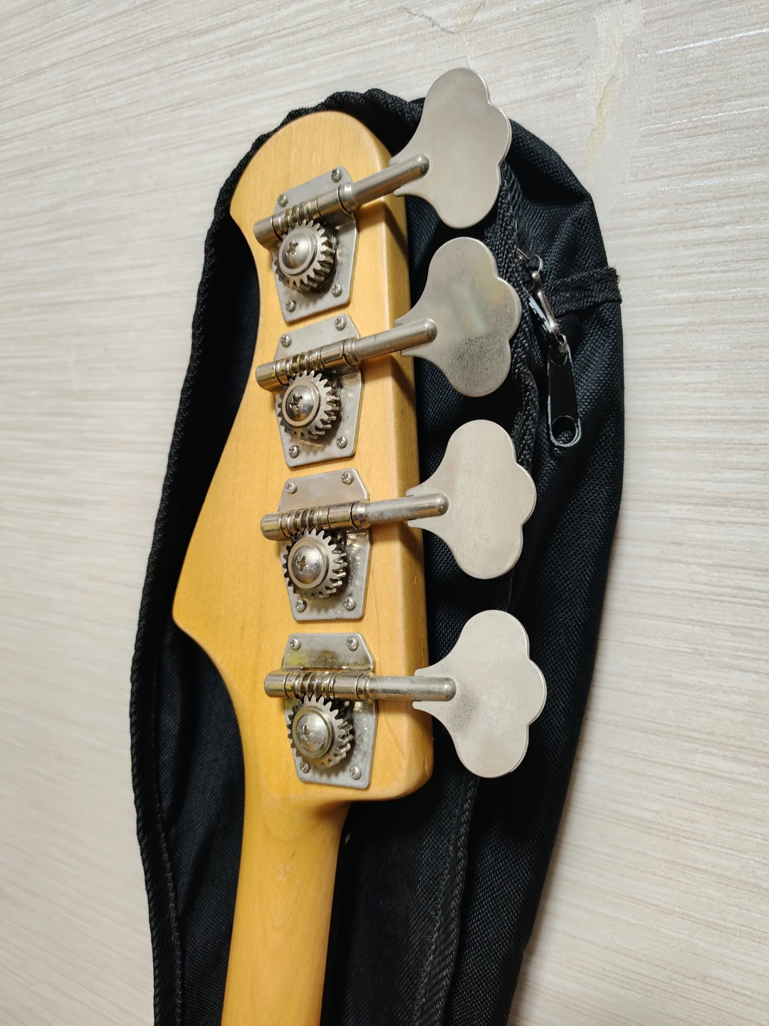 Bacchus Universe Series Bass (ソフトケース付)の写真6枚目