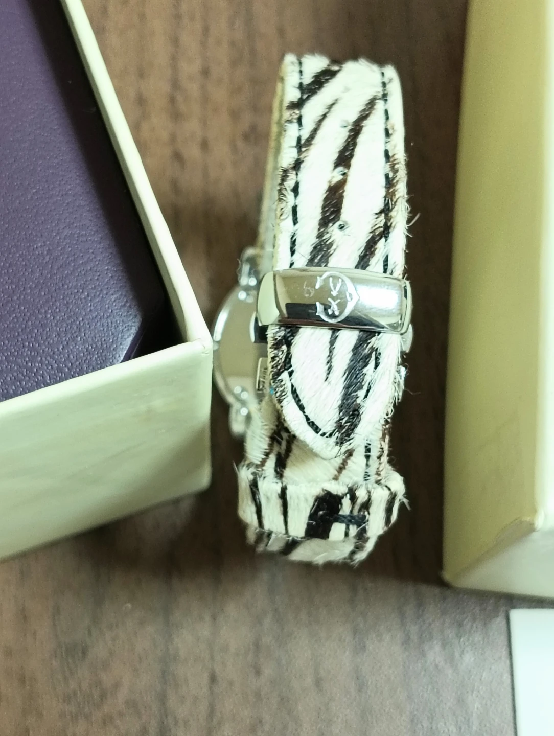 非常に美品。PHILLIP CHARRIOL クチャ ラグダイヤ 腕時計の写真4枚目