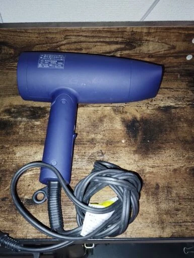 サロニア ドライヤー SL-013NV ネイビーの写真2枚目