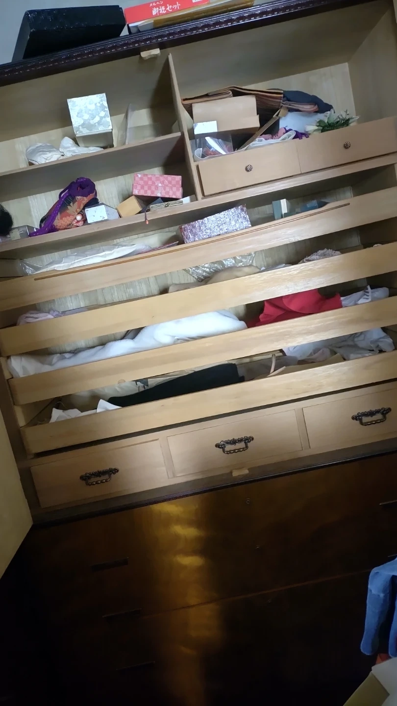 木製大型ワードローブ 洋服タンスの写真3枚目