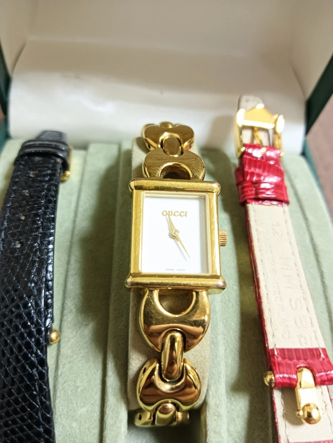 美品。GUCCI グッチ チェンジベルト 腕時計 替えベルト2本付きの写真3枚目