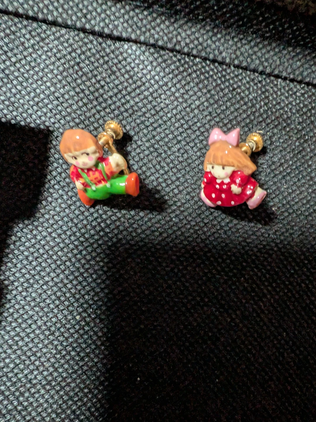 レトロな子供モチーフ イヤリングの写真2枚目