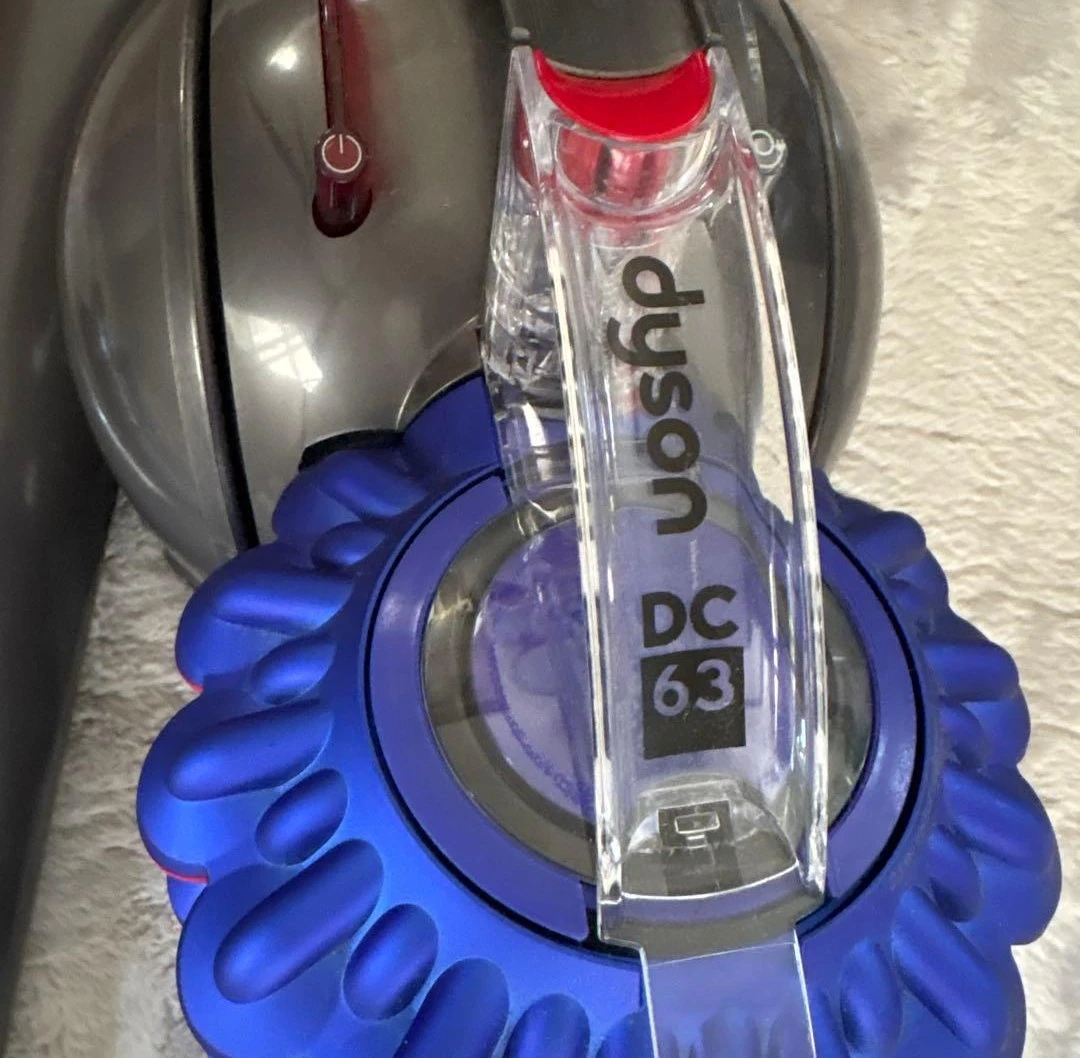 ダイソン 掃除機 DC63の写真2枚目