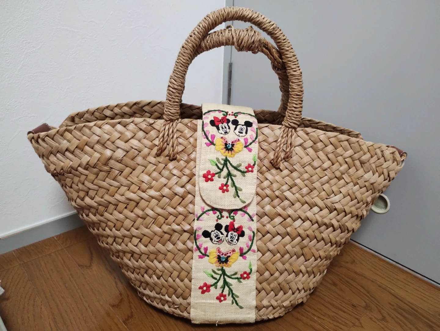 BEAMS購入★大きめサイズミッキー＆ミニー刺繍 カゴバッグ