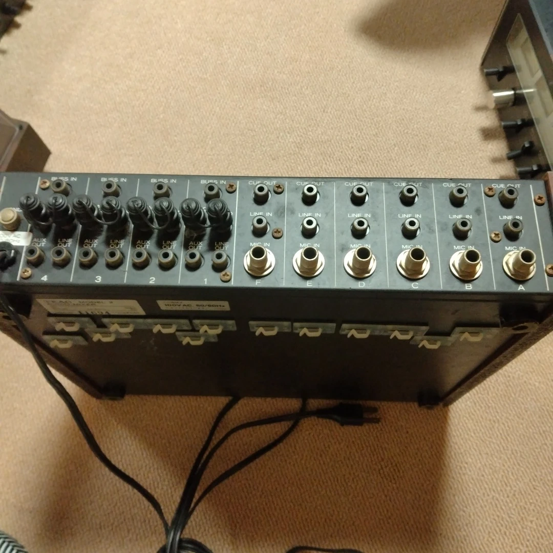 TEAC Model2 オーディオミキサーの写真3枚目